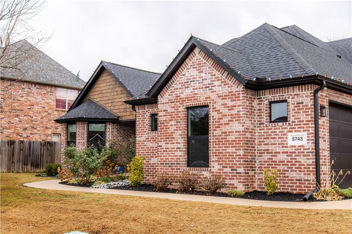 Property Photo:  5743 Cobbler Place  AR 72758 