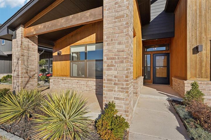 Property Photo: 6509 SE 88th Street OK 73135