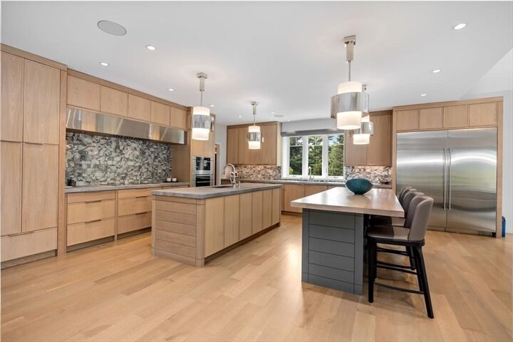 Property Photo:  2 Black Rock Dr 21  MA 02043 