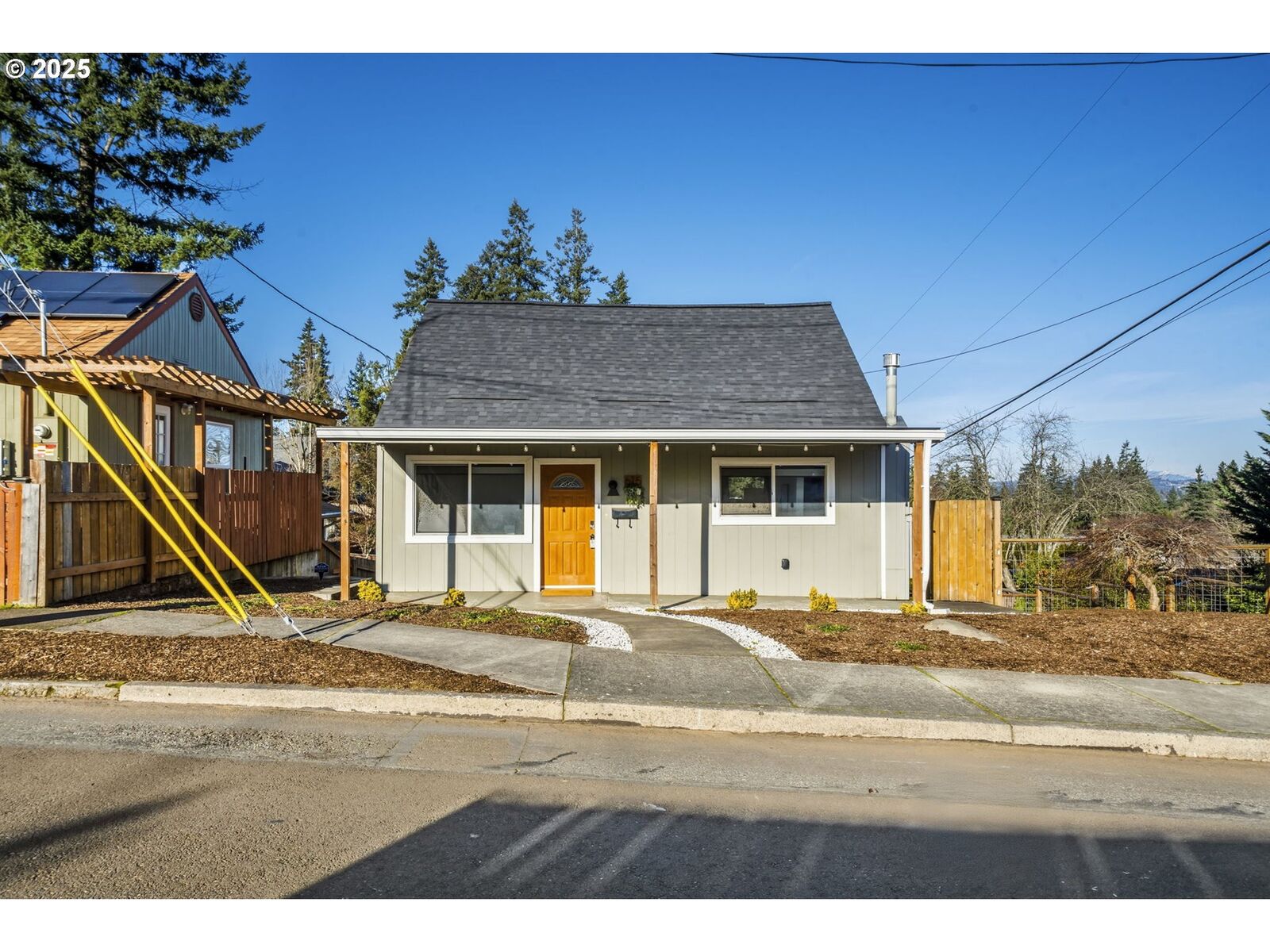Property Photo: 615 Mount Hood St OR 97045