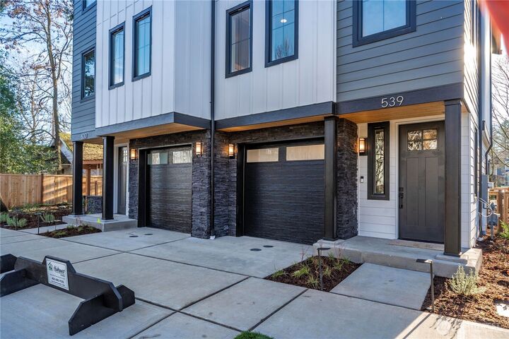 Property Photo: 539 NW Juniper Street WA 98027