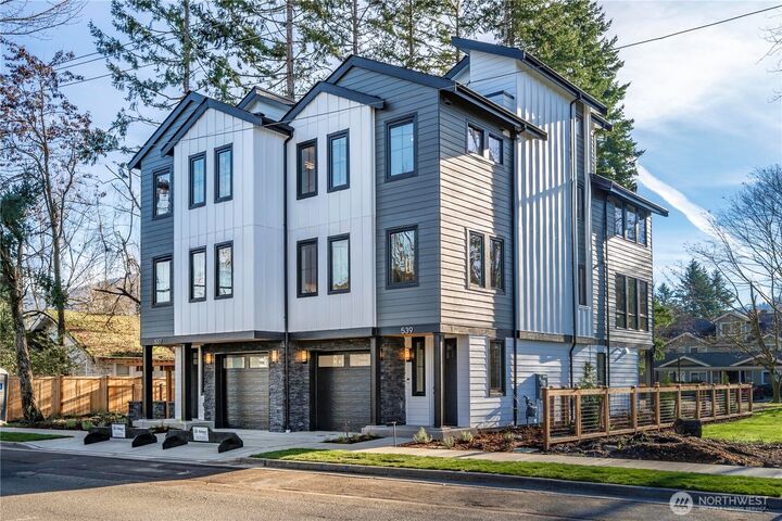 Property Photo: 539 NW Juniper Street WA 98027