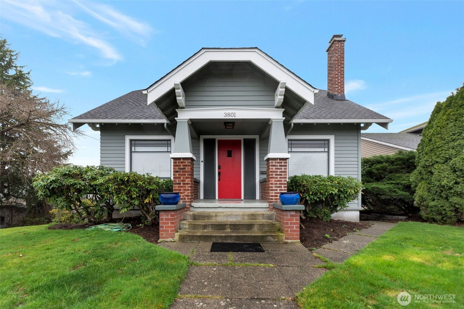 Property Photo:  3801  Federal Avenue  WA 98201 