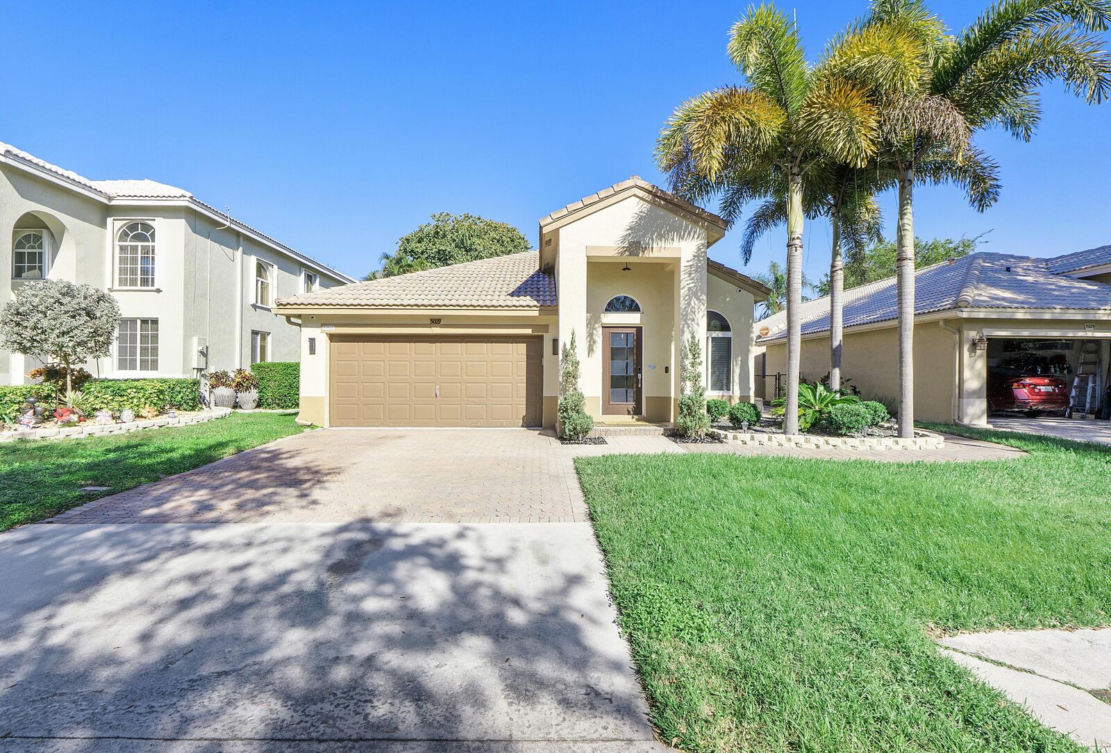 Property Photo: 5029 Heron Place FL 33073