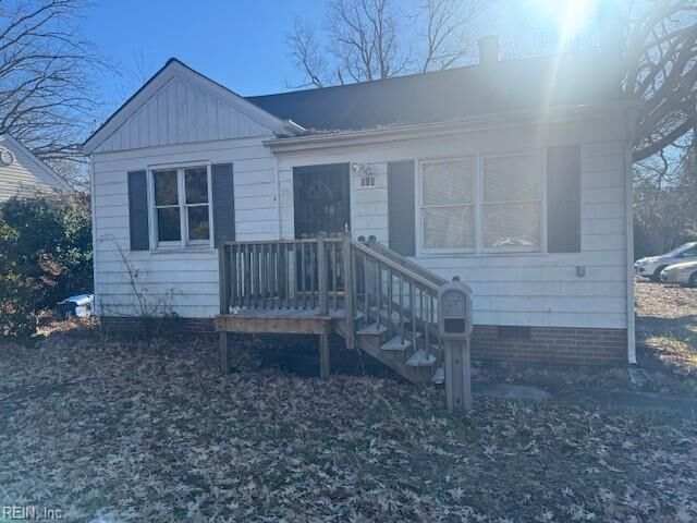 Property Photo:  614 Briarfield Rd  VA 23605 