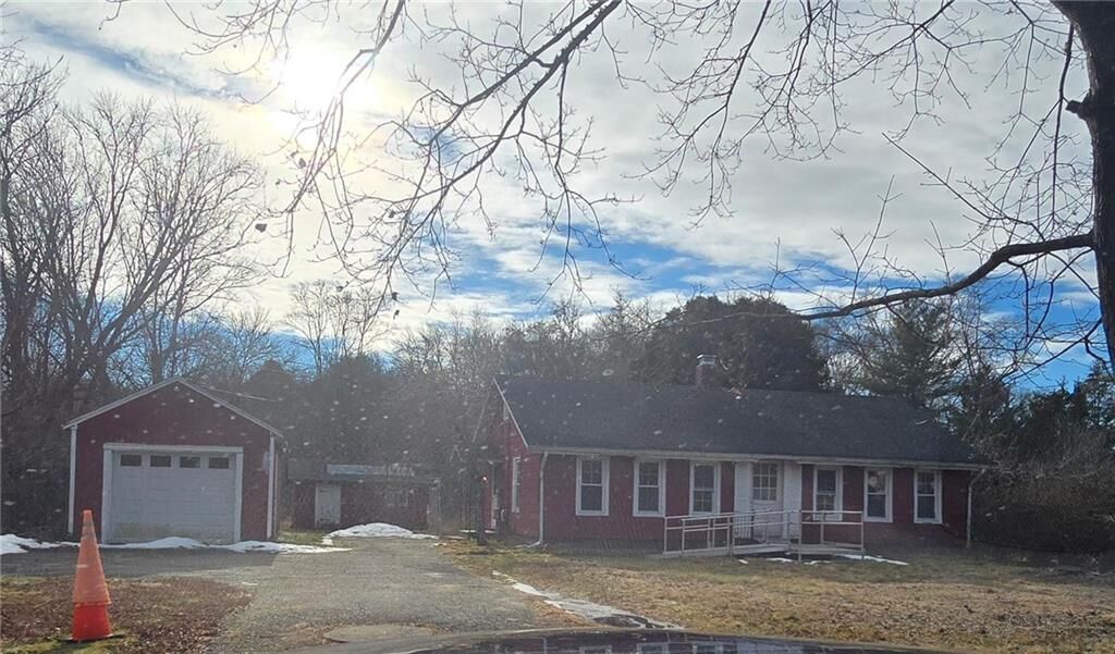 Property Photo:  22 Oak Street  RI 02804 