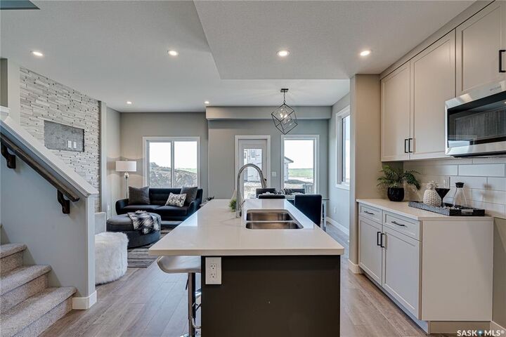 Property Photo: 515 Asokan Avenue SK S7V 1W1