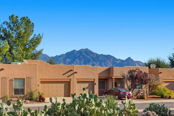 Property Photo: 3747 S Paseo De Los Nardos AZ 85614