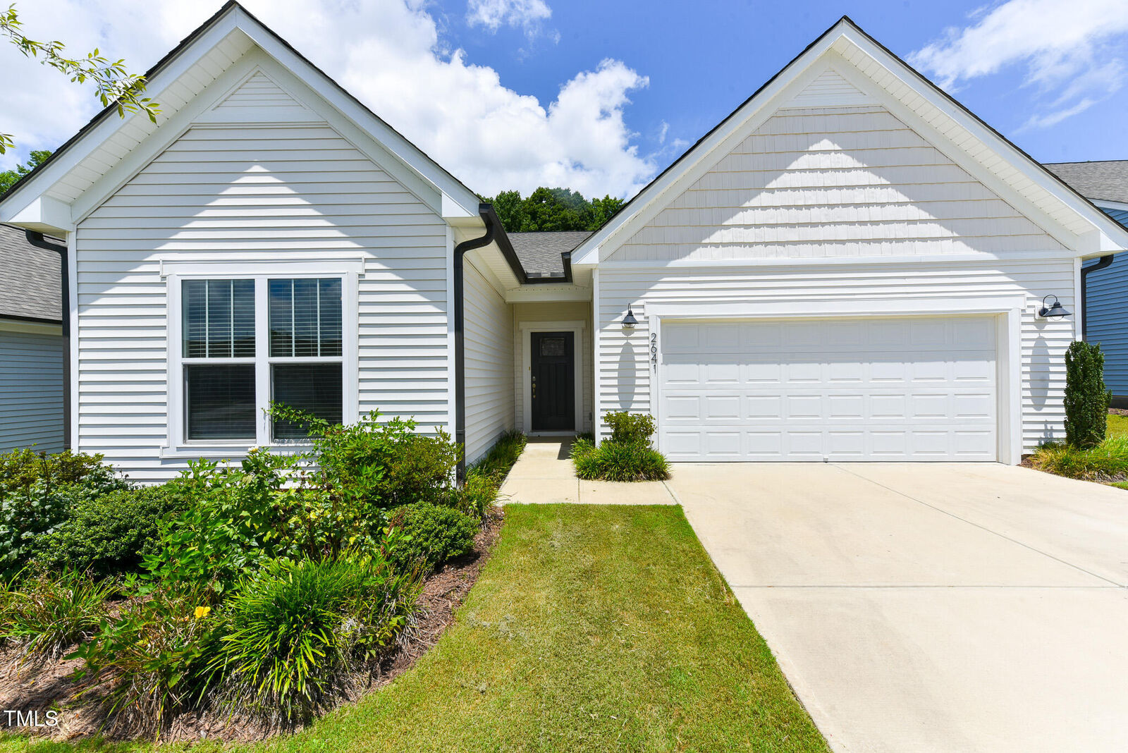Property Photo:  2641 Nassau Trace  NC 27526 