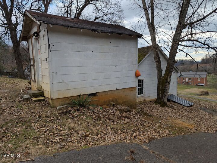 Property Photo: 918 West Independence Drive TN 37660