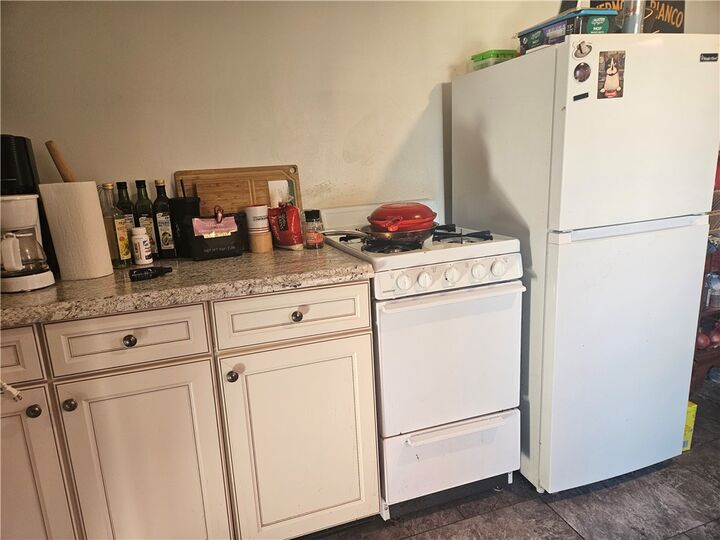 Property Photo: 607 N Cayuga Street 2N NY 14850