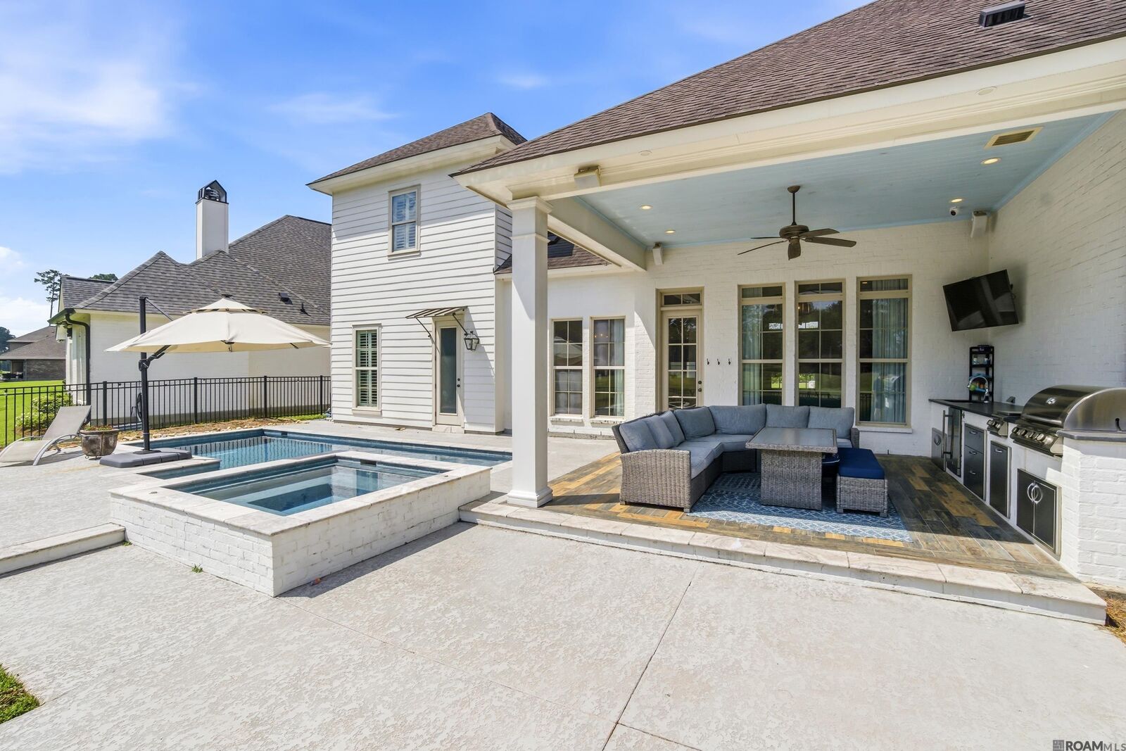 Property Photo:  9421 St Andrews Ct  LA 70726 