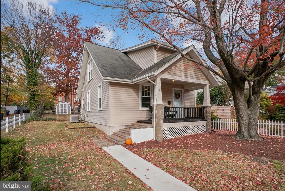 Property Photo: 104 E Glebe Road VA 22305