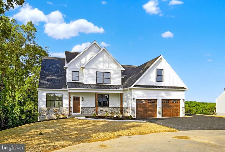 Property Photo:  2328 Rockvale Road  PA 17602 