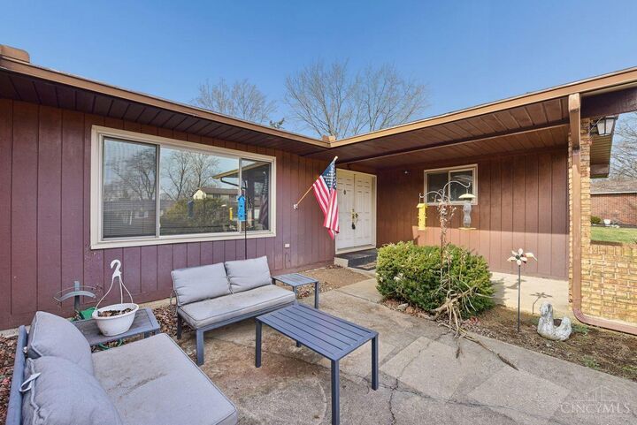 Property Photo:  1600 Woodhall Court  OH 45042 