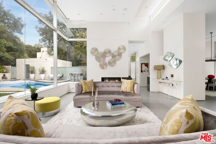 Property Photo:  2654 Roscomare Rd  CA 90077 