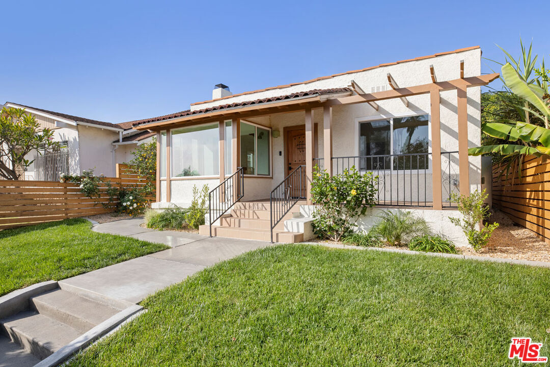 Property Photo: 347 N Rampart Blvd CA 90026