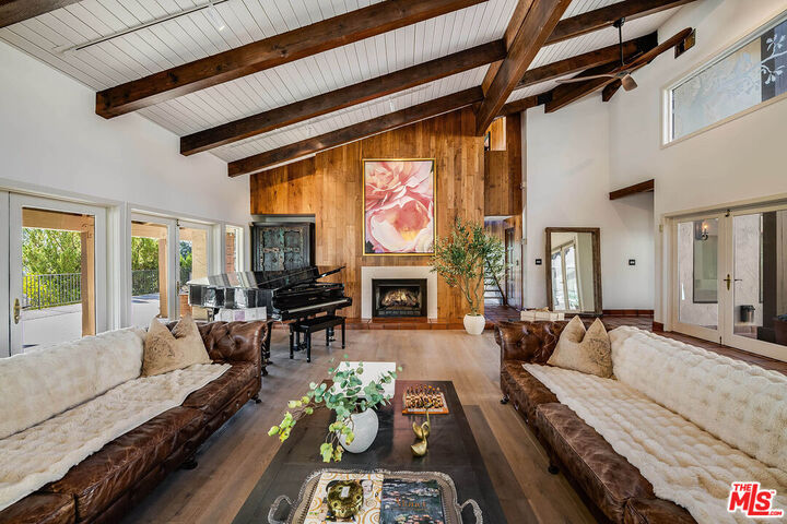 Property Photo: 2975 Calle Bonita CA 93460