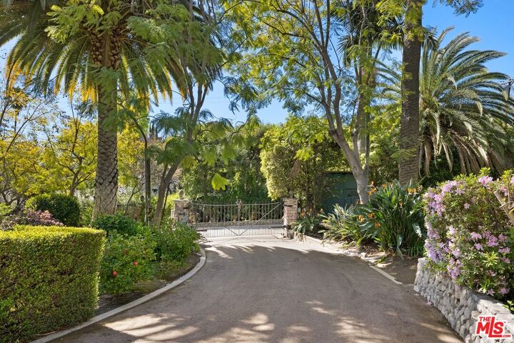 Property Photo:  2003 La Brea Ter  CA 90046 