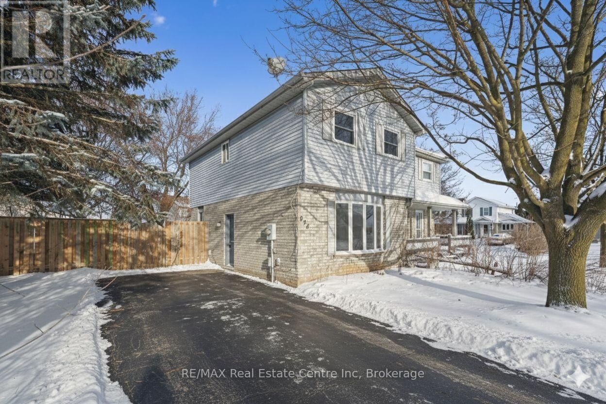 Property Photo:  896 Elgin Street North  ON N1R 8C4 