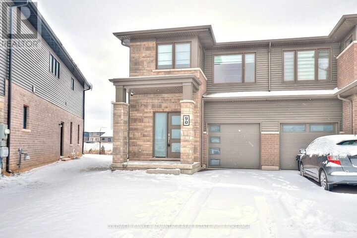 Photo de la propriété: 90 West Creek Court ON L3C 0K8