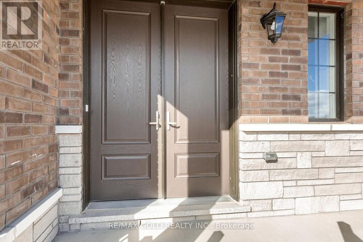 Property Photo:  8 Boswell Drive  ON L6P 4R7 