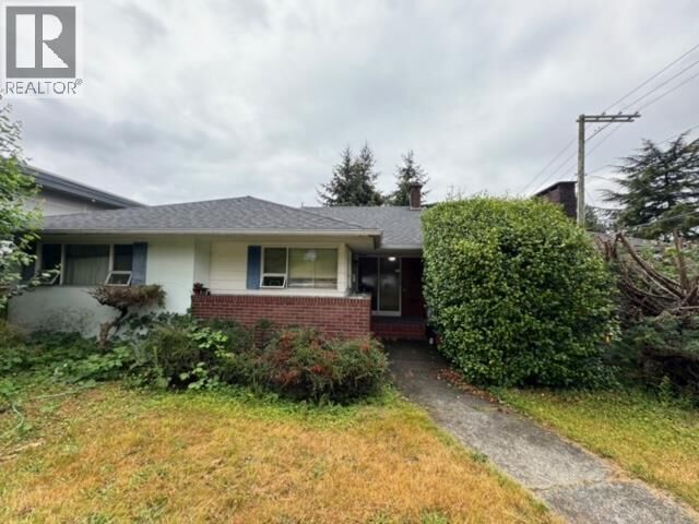 Property Photo:  1490 Mathers Avenue  BC V7T 2G7 