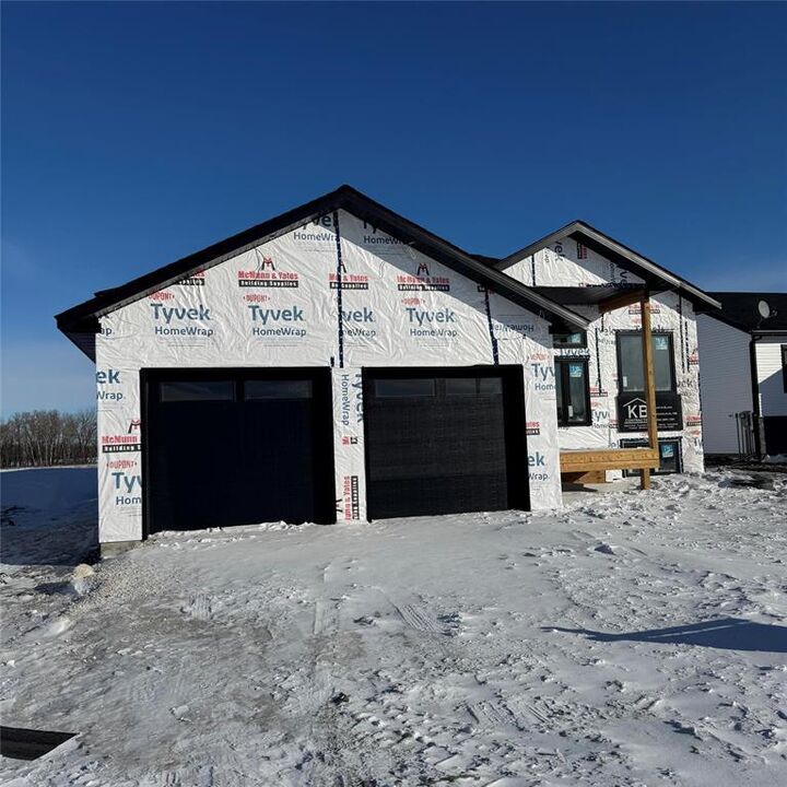 Property Photo:  5 Reed Cove  MB R0E 0A0 