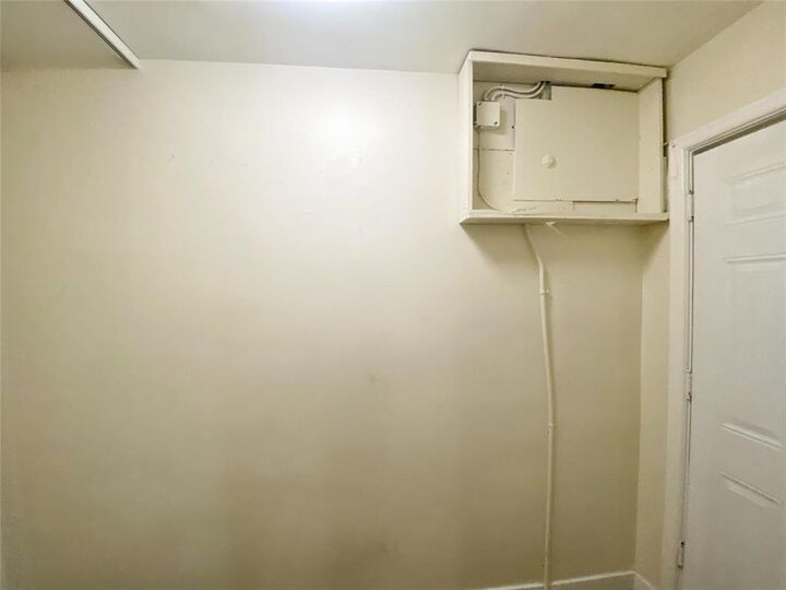 Property Photo:  397 Aberdeen Avenue  MB R2W 1V5 