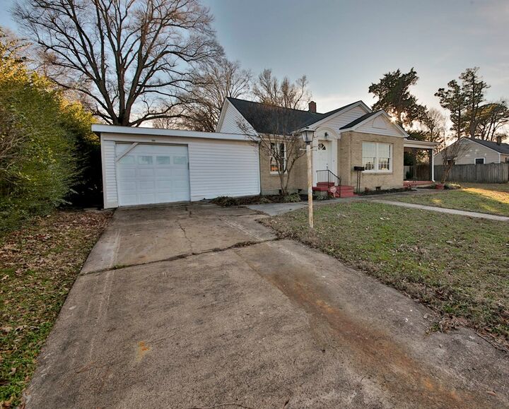 Property Photo:  300 Barton Avenue  AR 72301 