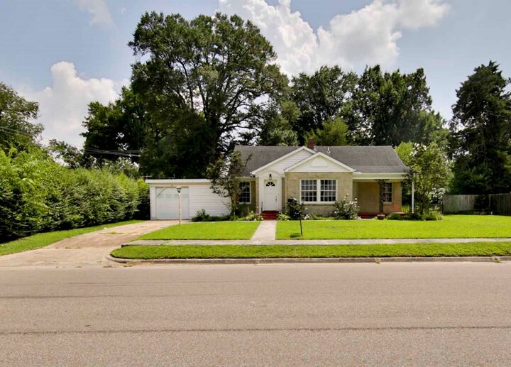 Property Photo:  300 Barton Avenue  AR 72301 