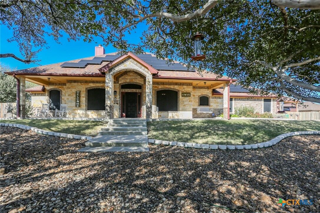 Property Photo:  301 County Road 4772  TX 76539 