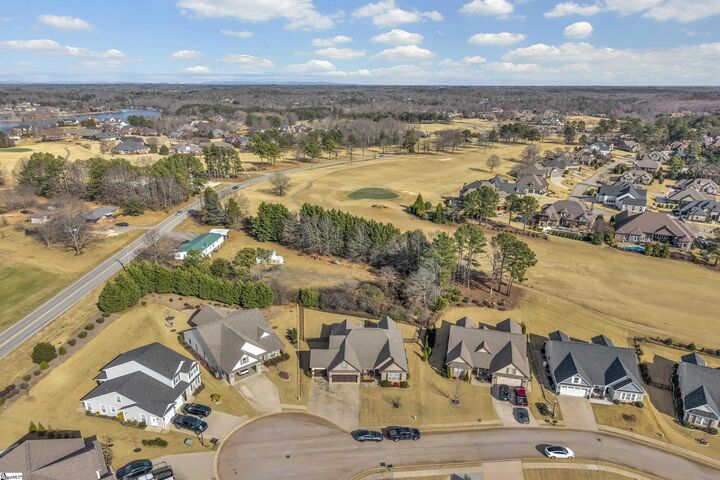 Property Photo: 324 Holly Oaks Lane SC 29349