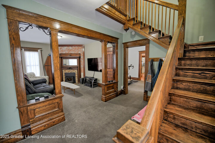 Property Photo:  407 E Jefferson Street  MI 48837 