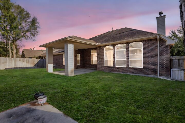 Property Photo: 2512 Wynden Meadow Lane TX 77304