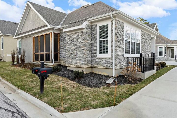 Property Photo:  714 E 110th Terrace  MO 64131 