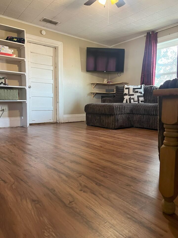 Property Photo: 601 Walnut Street TX 75644