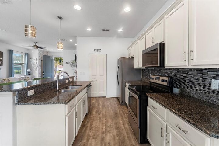 Property Photo:  110 65th Avenue E  FL 34203 