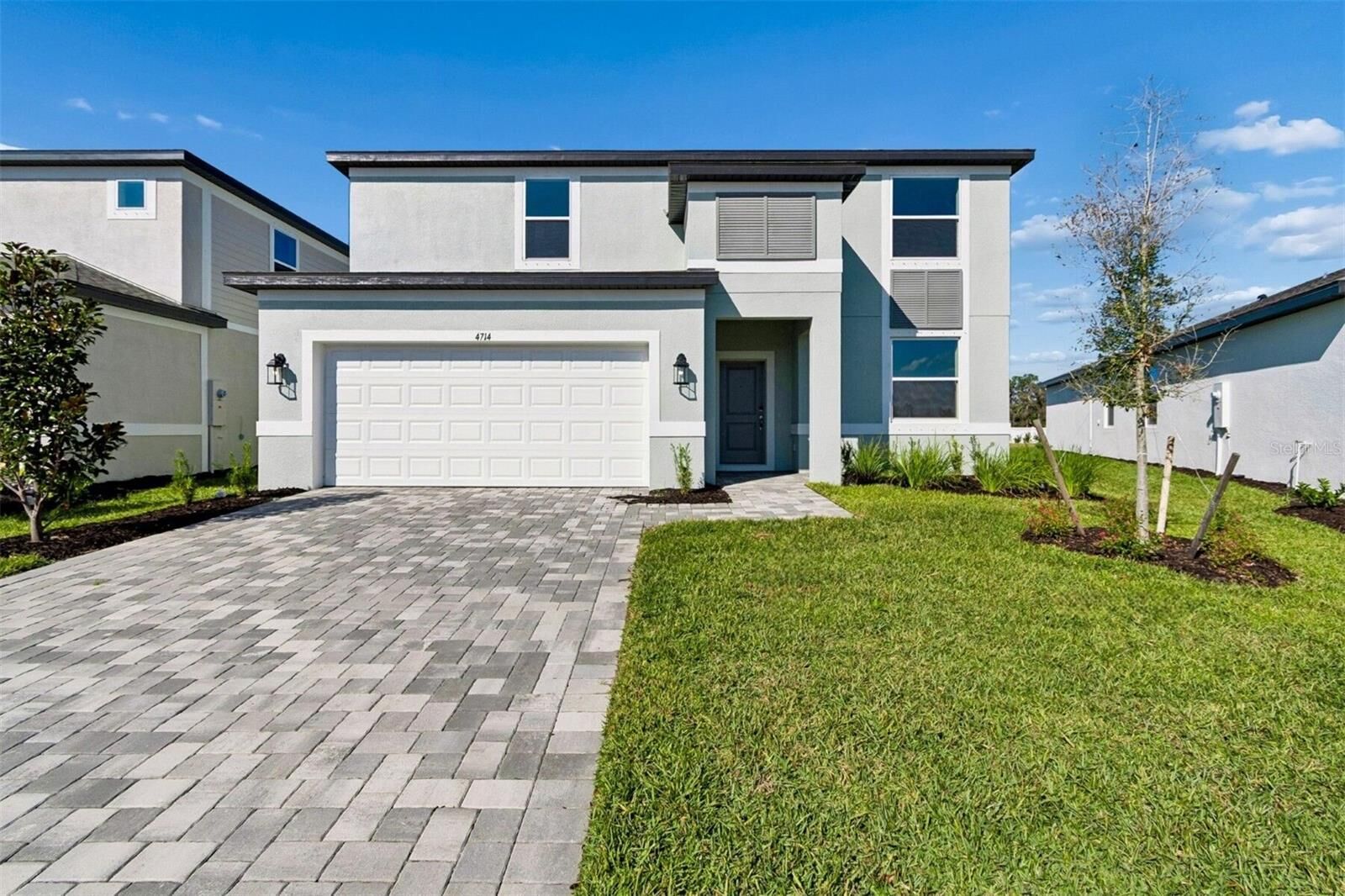 Property Photo: 4714 Outhaul Run FL 34221
