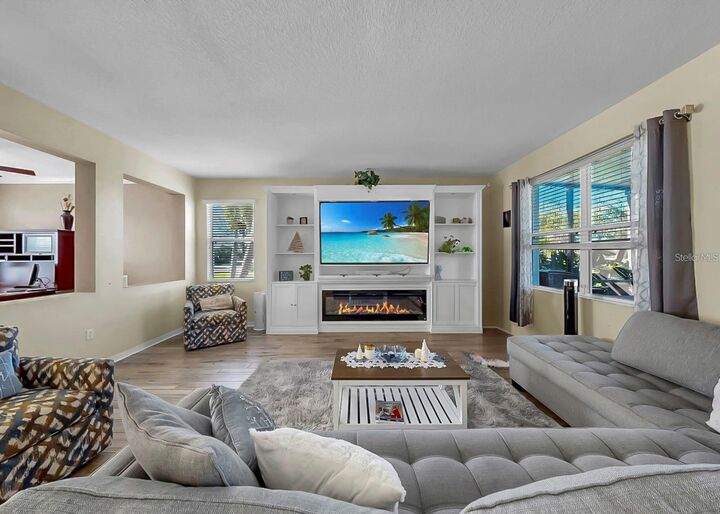 Property Photo:  5457 Sandy Shell Drive  FL 33572 