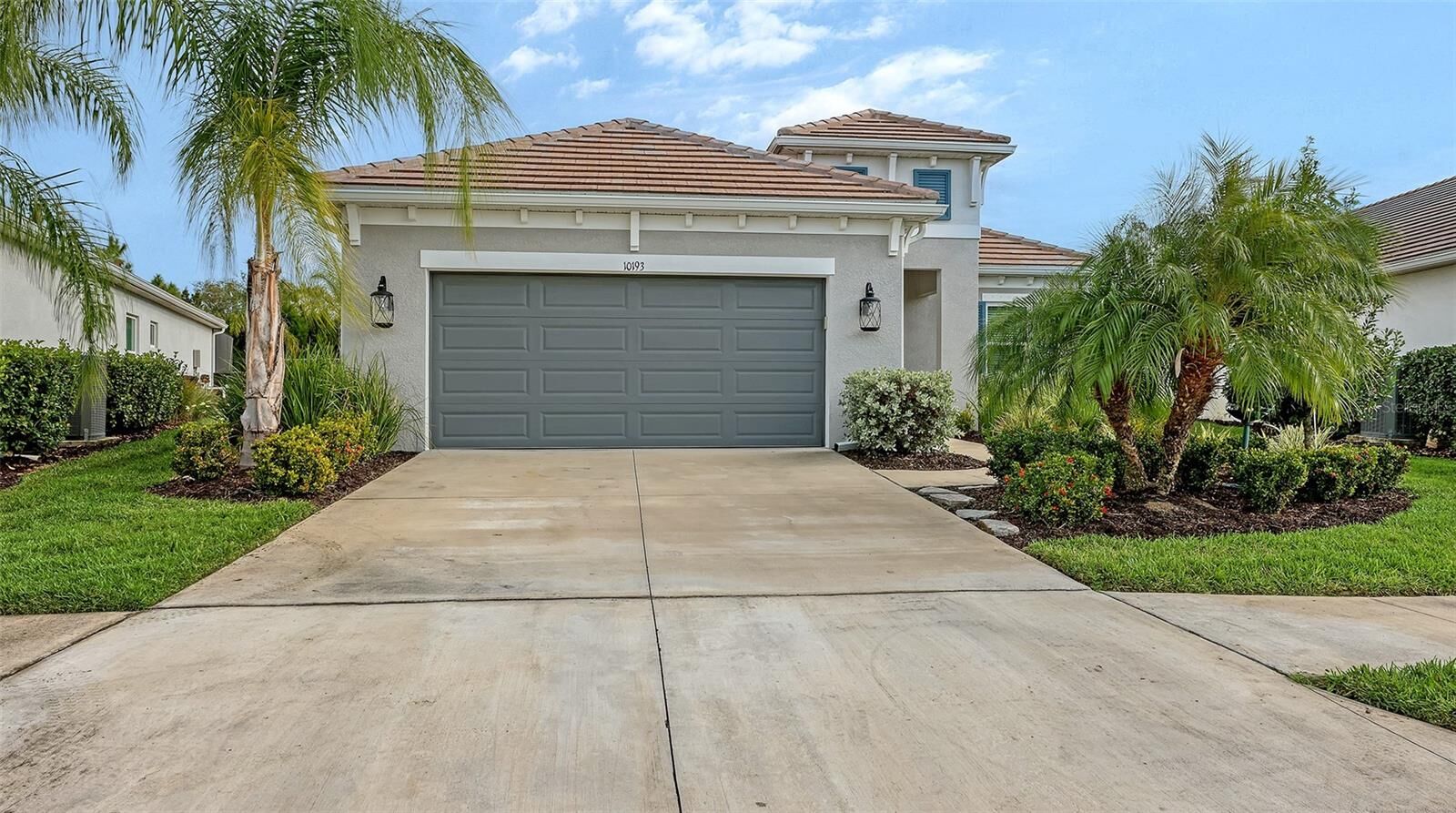 Property Photo:  10193 Canaveral Circle  FL 34241 