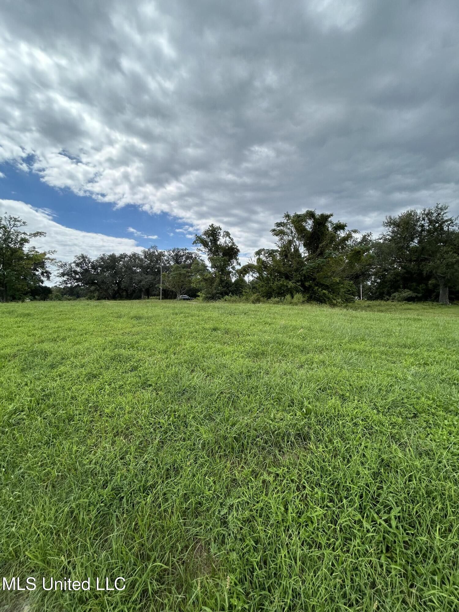 Property Photo:  460 Hill Street  MS 39530 