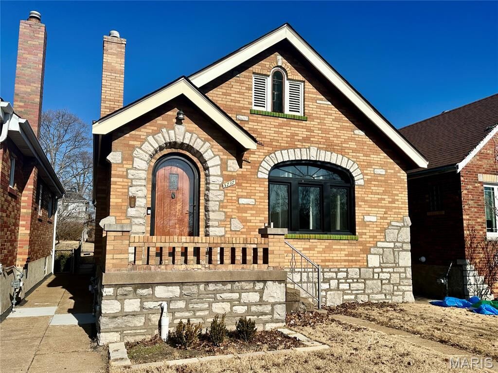 Property Photo:  5737 Devonshire Avenue  MO 63109 