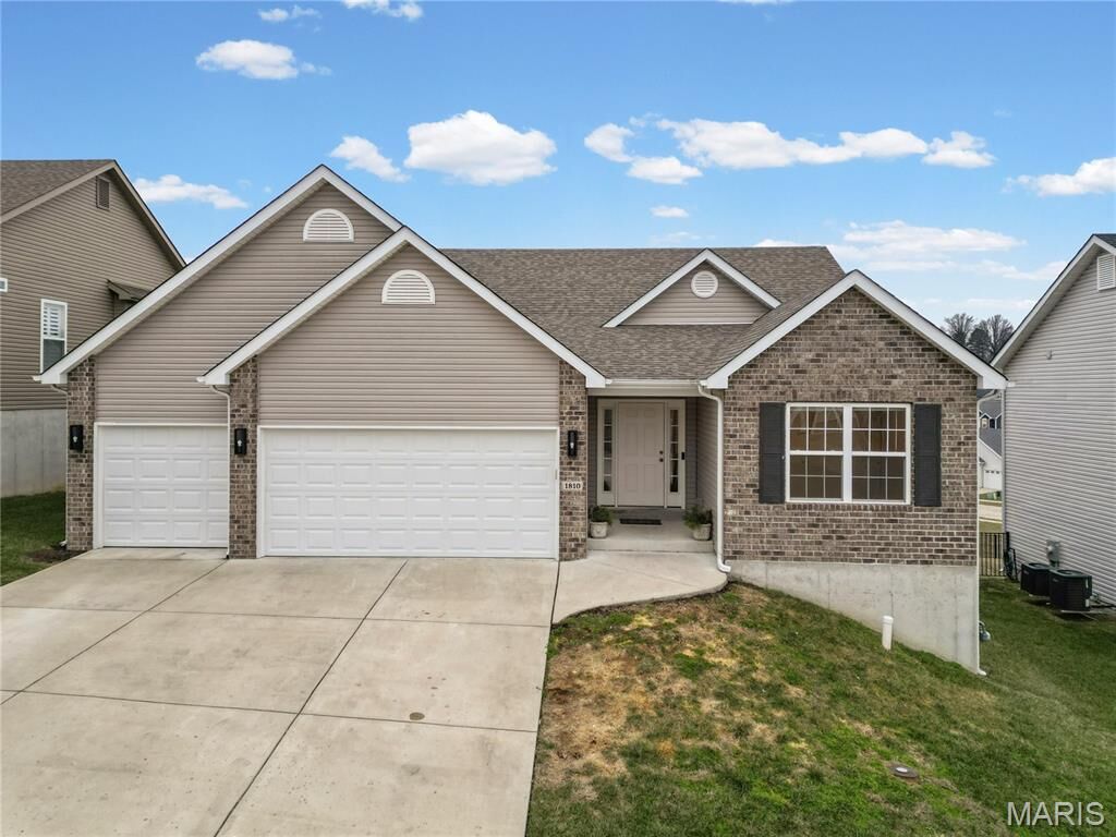 Property Photo: 1810 Valley View Circle MO 63028