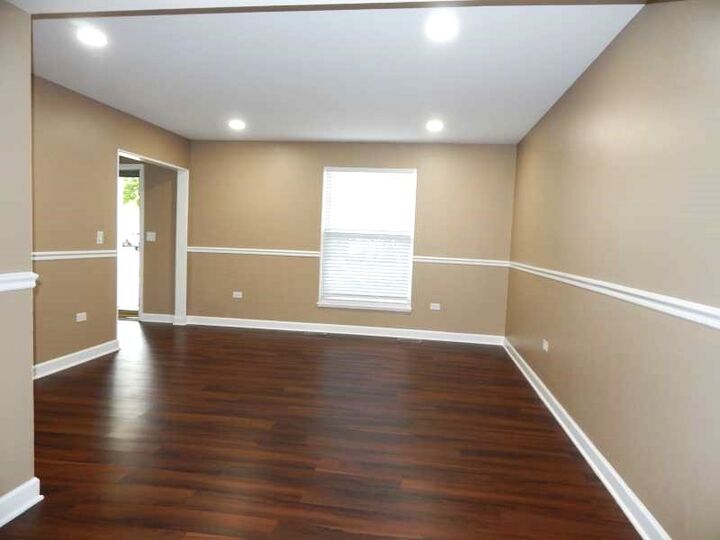 Property Photo: 1216 Calico Avenue IL 60564