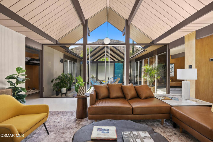 Property Photo:  1449 N Fordham Avenue  CA 91360 