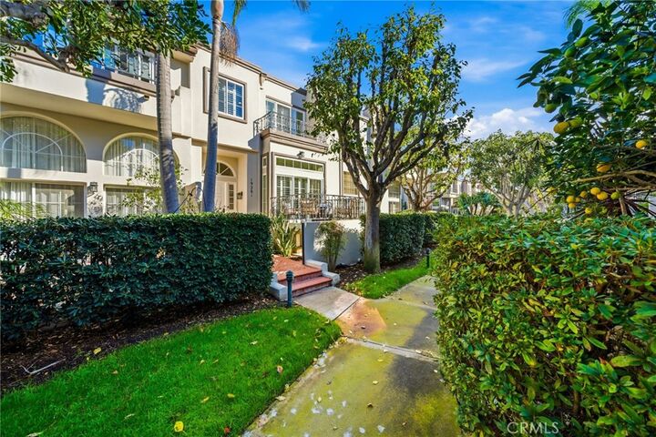 Property Photo:  19281 Meadowood  CA 92648 