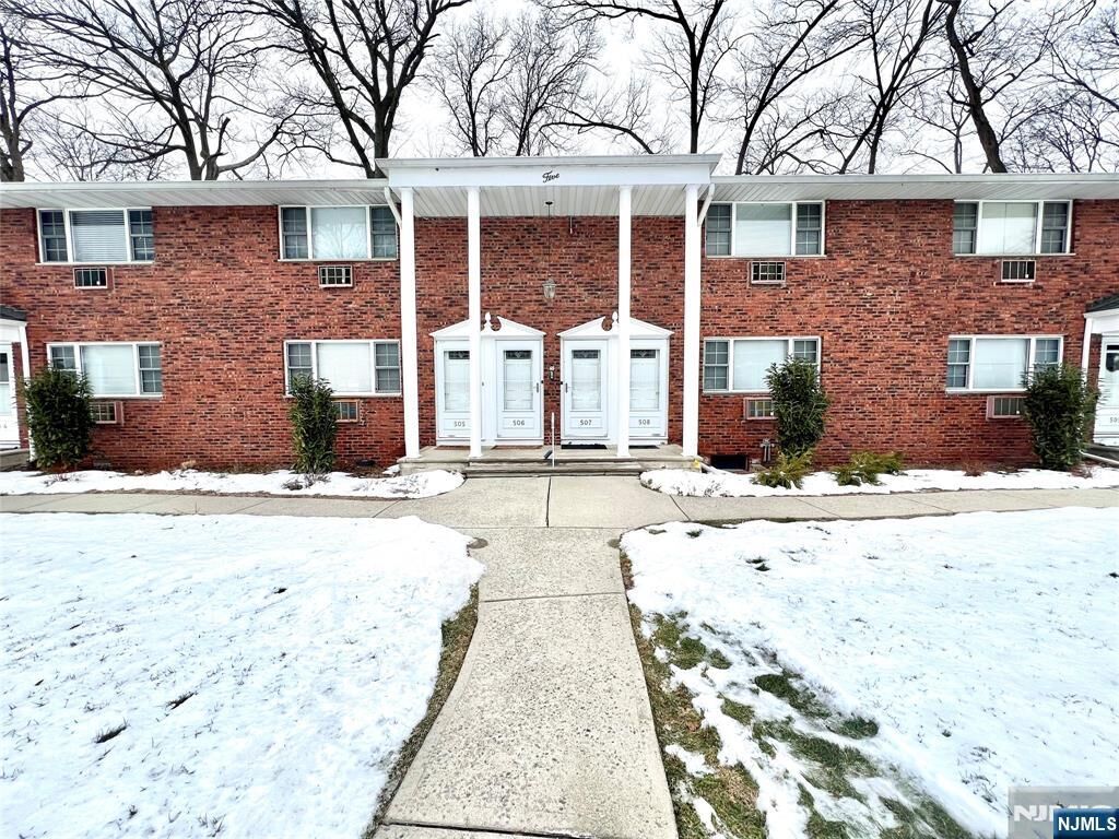 Property Photo:  506 Washington Drive  NJ 07446 