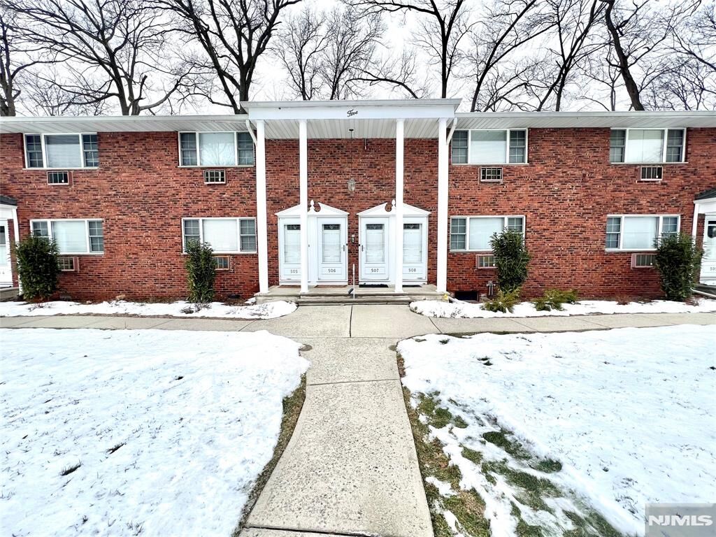 Property Photo:  506 Washington Drive  NJ 07446 