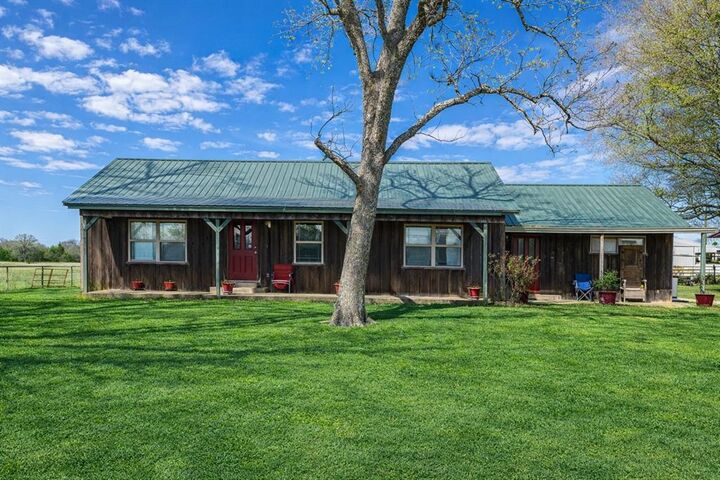 Property Photo:  4685 Highway 82 E  TX 75462 